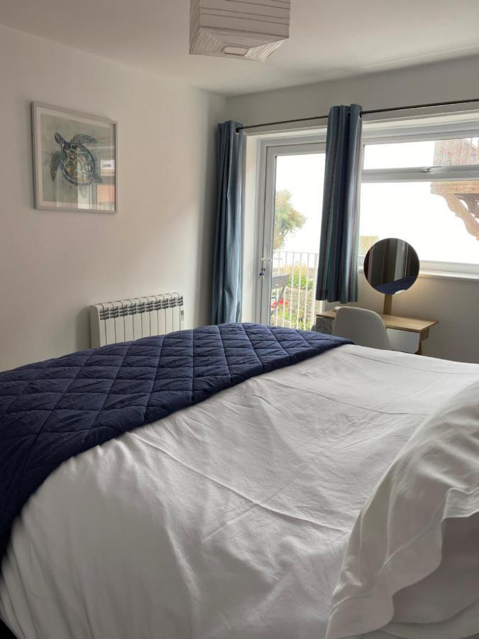 Vitamin Sea With A Sea View And Parking Lyme Regis Exterior foto
